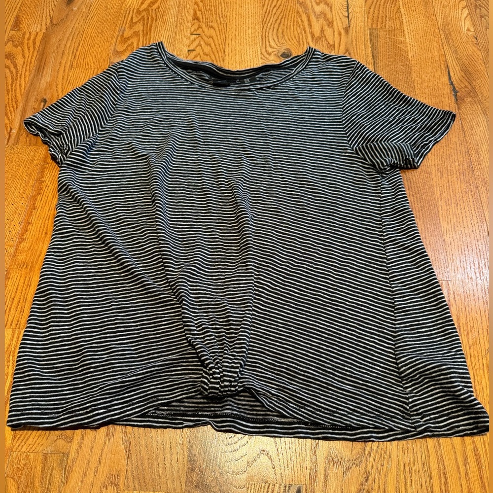 Tahari 100% linen black and white stripe knot front tee size M - Picture 1 of 4